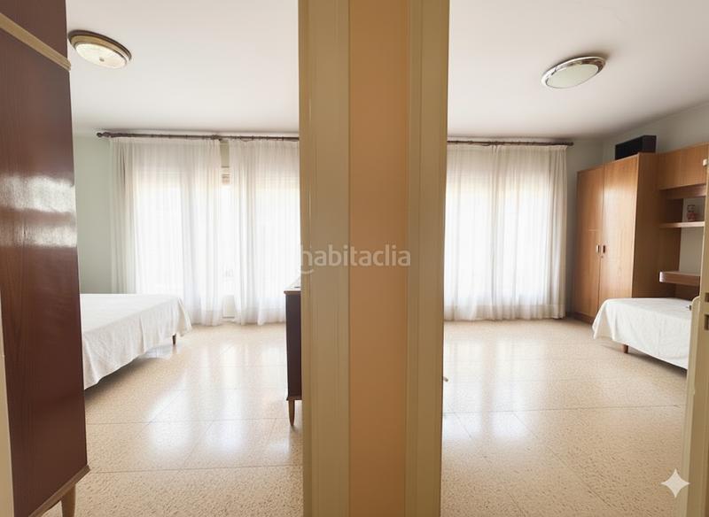 Foto 3a0c7fa1-9f0a-4e99-962a-62e0e3d355b8. Piso  único muy céntrico con ascensor privado, balcón grande y 2 plazas de aparcamiento en Torelló