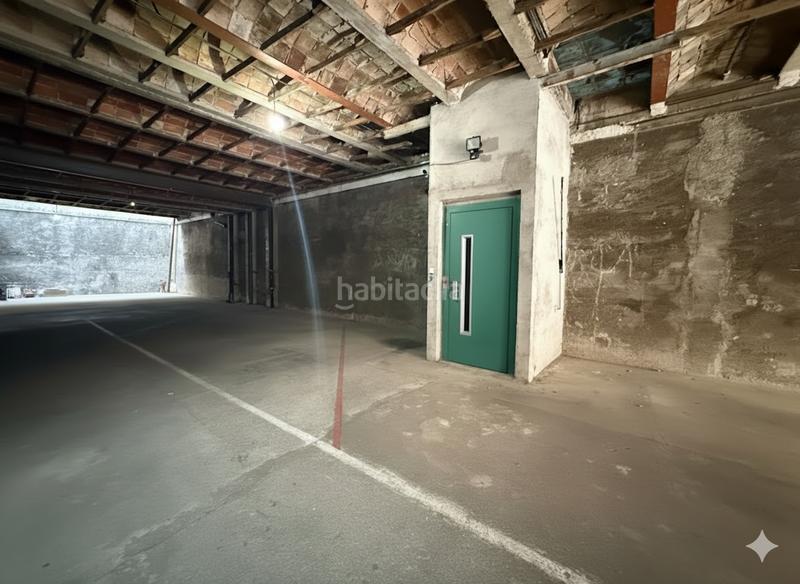 Foto a1fde881-b739-49ee-9f45-af76c6eaab35. Piso  único muy céntrico con ascensor privado, balcón grande y 2 plazas de aparcamiento en Torelló