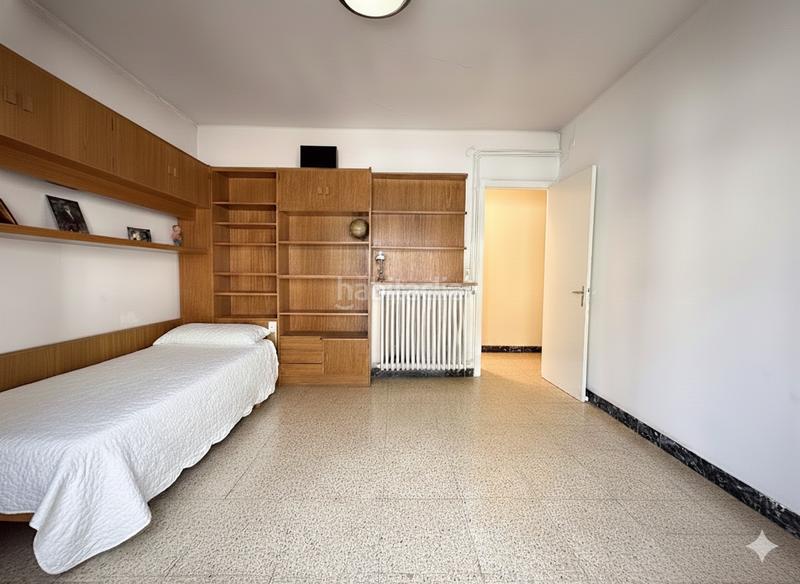 Foto b826060e-635b-46c4-bcea-6a555de45428. Piso  único muy céntrico con ascensor privado, balcón grande y 2 plazas de aparcamiento en Torelló