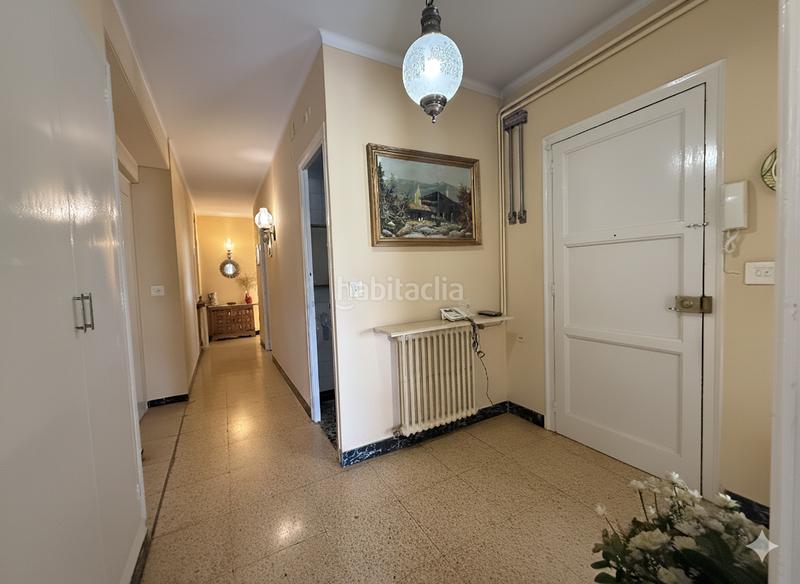 Foto bdb8cd2f-0504-4fd8-a7a2-130cc09c45e5. Piso  único muy céntrico con ascensor privado, balcón grande y 2 plazas de aparcamiento en Torelló