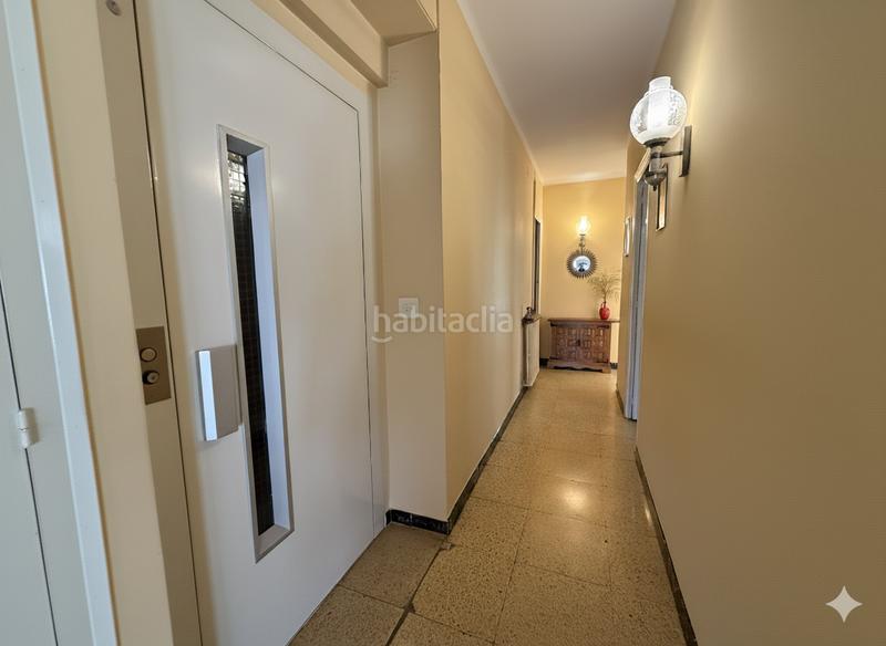 Foto f1afa581-c860-4534-a27e-458b12f09b30. Piso  único muy céntrico con ascensor privado, balcón grande y 2 plazas de aparcamiento en Torelló