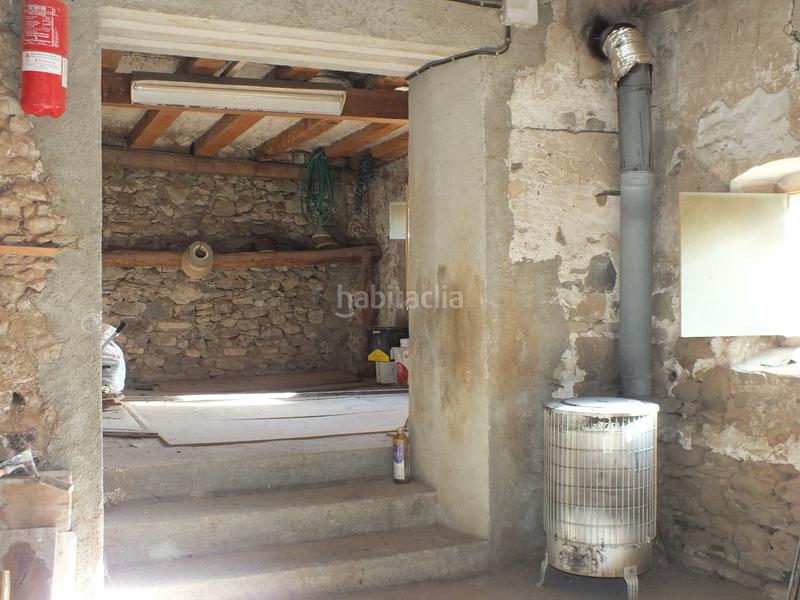 Foto 225dcd43-0ea3-45dd-88d9-cf93f9e9f801. Edificio in Gombrèn