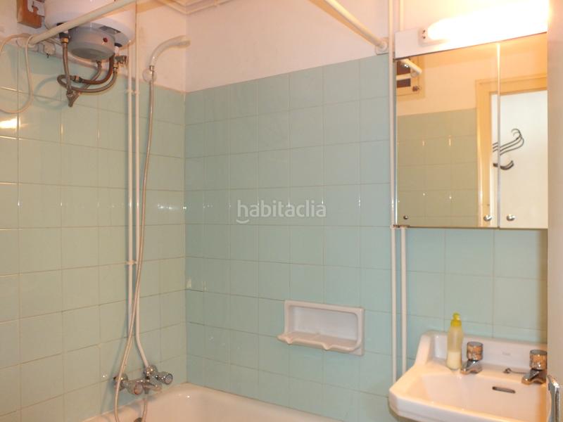 Foto aeee85a6-aed7-4ebc-88e5-5ed2d352db02. Edificio in Gombrèn