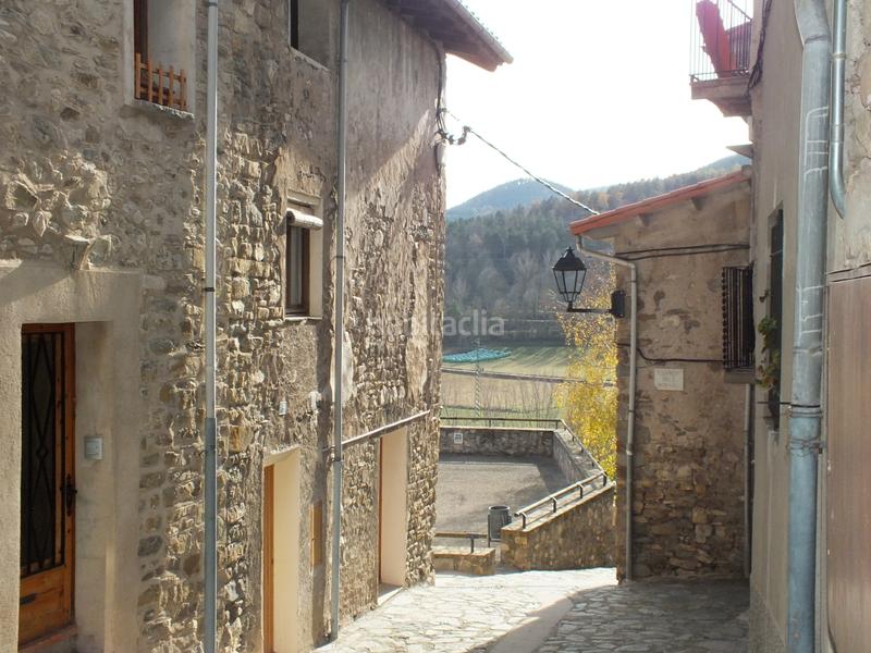 Foto b948c633-5d69-478a-93a2-b44e9661c61a. Edificio in Gombrèn