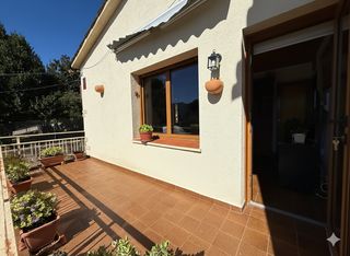 Xalet a Aiguafreda. Casa a cuatro vientos con jard�n, terrazas y dos viviendas indep