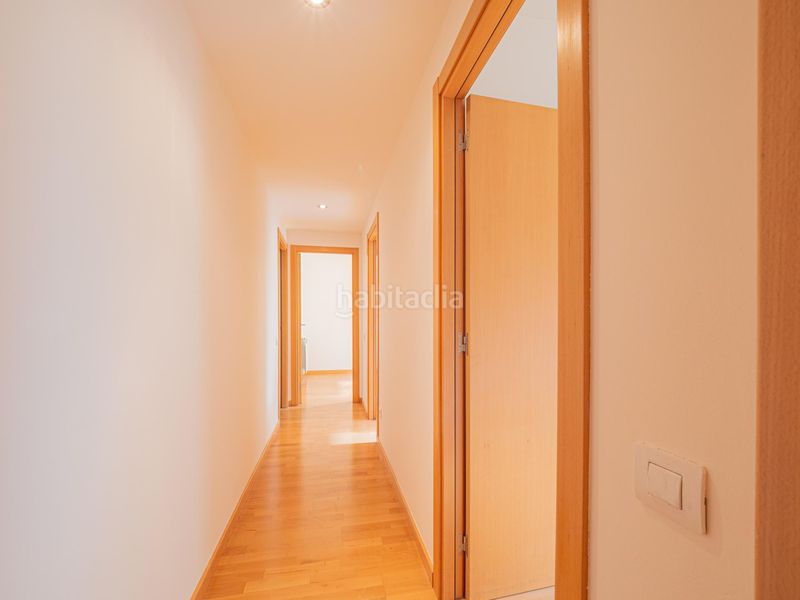 Foto f26d2c30-9638-42b8-8f8b-c0b813a7604c. Pis amb calefacció aparcament a Estadi-Santa Anna Vic