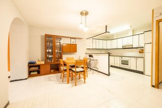Flat in Montesquiu. Pis amb molt de caràcter, amplia terrassa i llar de foc a montes