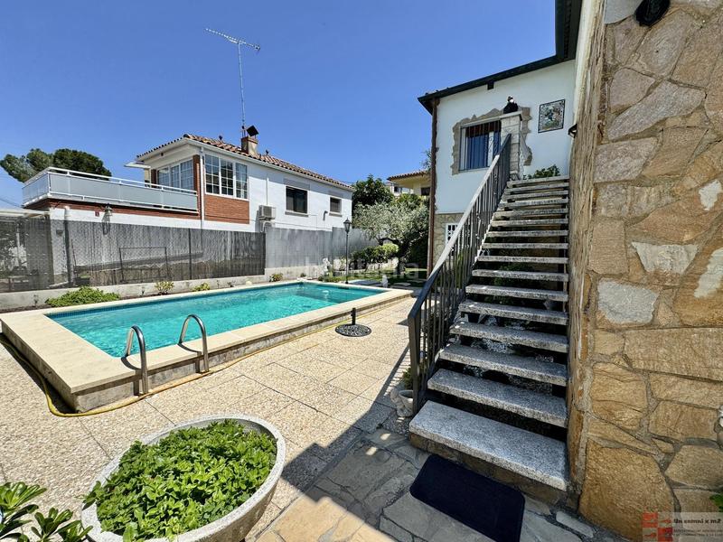 Foto 52952e87-0d36-4049-bb83-006407ff871d. Casa amb calefacció aparcament piscina a Piera