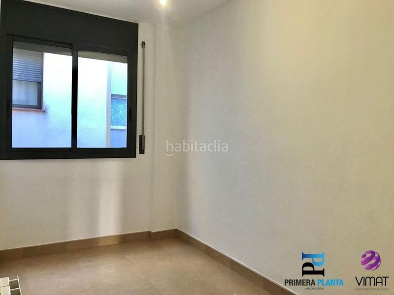 Foto f3ea68ff-d437-4344-b6e7-08a7cfe9b0a2. Casa reformada y con garaje !!!! en Bufalà Badalona