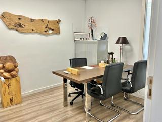 Lloguer Local Comercial  Carrer carrer de sant benet. Con despacho insonorizado !!