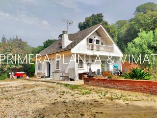 Casa a Canyamars. En parcela de 20.000 m2 !!