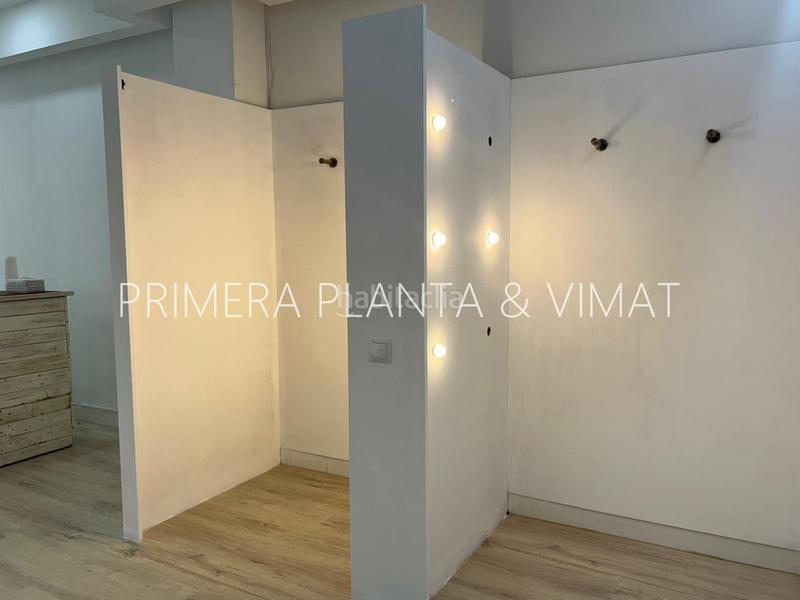 Foto a81502eb-11d0-446c-b629-b152be1c5679. Alquiler local comercial con escaparates en zona de mucho paso !!! en Mataró
