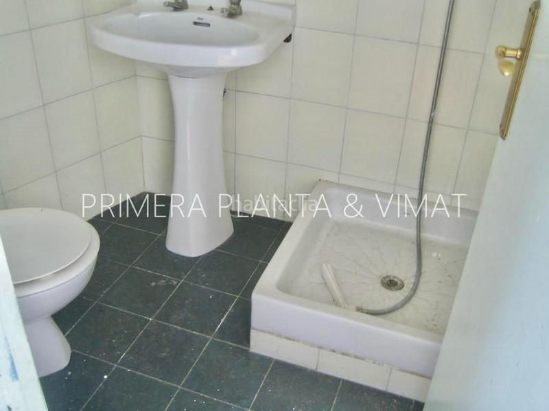 Foto ae791e68-6cf1-42c6-bb48-381873dbc4f9. Alquiler local comercial con escaparates en zona de mucho paso !!! en Mataró