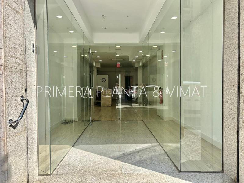 Foto cbb3f9f5-2dc1-428d-8e3b-5b033522fe31. Alquiler local comercial con escaparates en zona de mucho paso !!! en Mataró