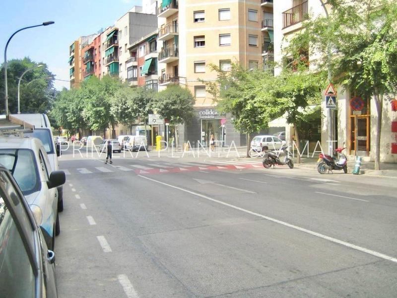 Foto f8a9cf5d-1969-453c-a426-f01f2f5d938c. Location local commercial dans Peramàs Mataró