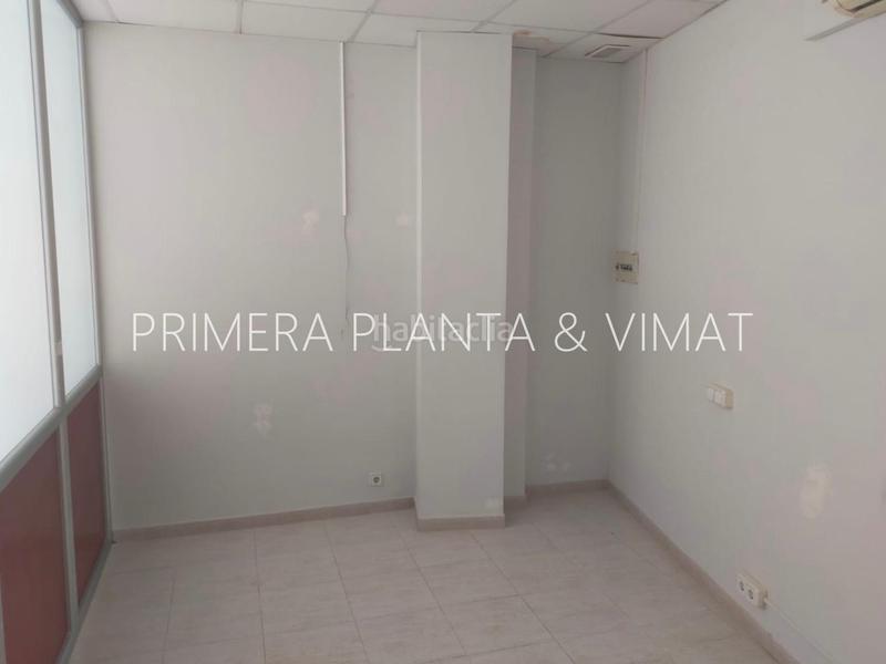 Foto c7f04d92-9dd1-4f4a-a763-205c264881c4. Alquiler local comercial economico en buen estado !!! en Mataró