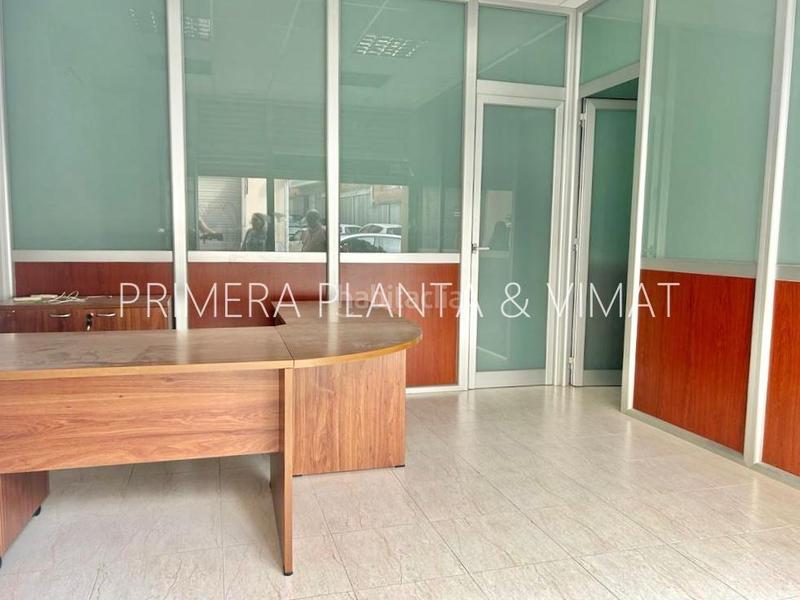 Foto d38fd672-5a9c-4901-aa89-5ceab5ec8261. Alquiler local comercial economico en buen estado !!! en Mataró