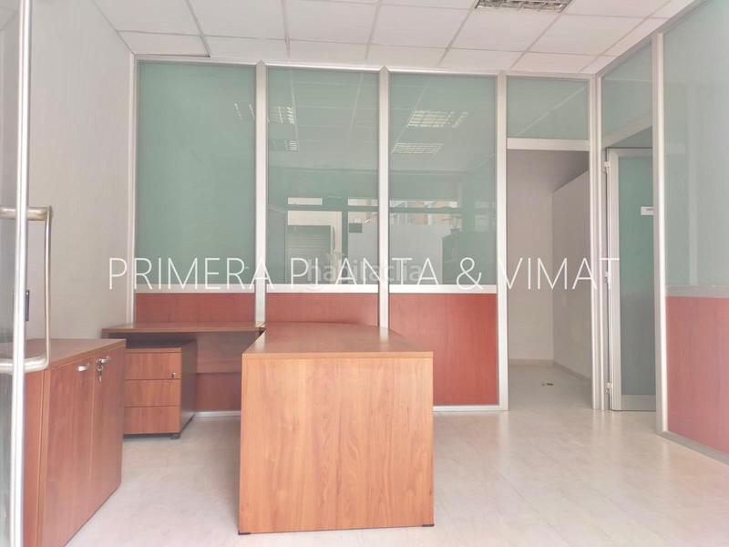 Foto d6b950cc-fb4e-4cd7-8b75-913414166f07. Alquiler local comercial economico en buen estado !!! en Mataró