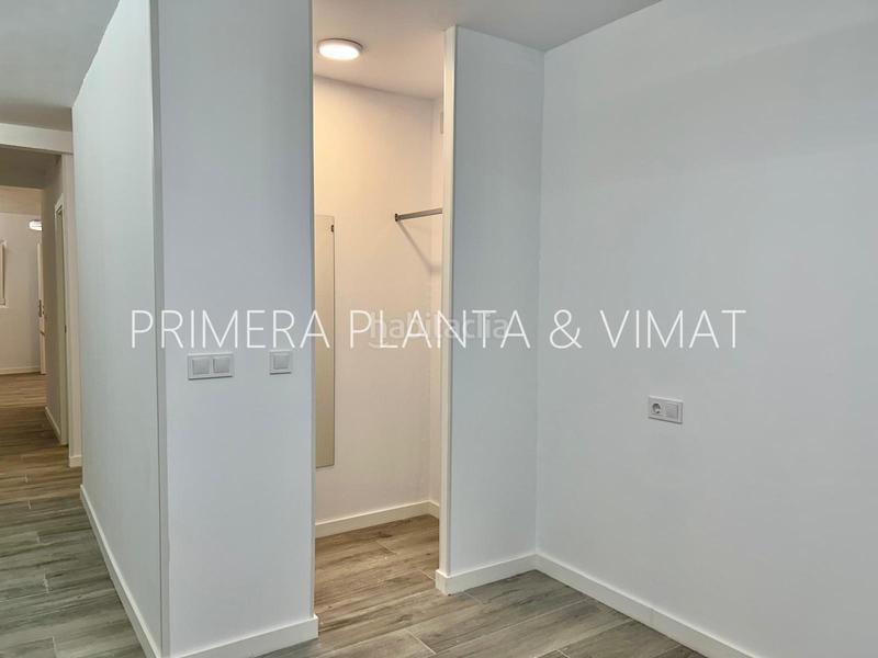 Foto 4a6a13f5-4267-4e76-b773-dc89f1748e37. Alquiler planta baja para vivir y trabajar !!! en Mataró