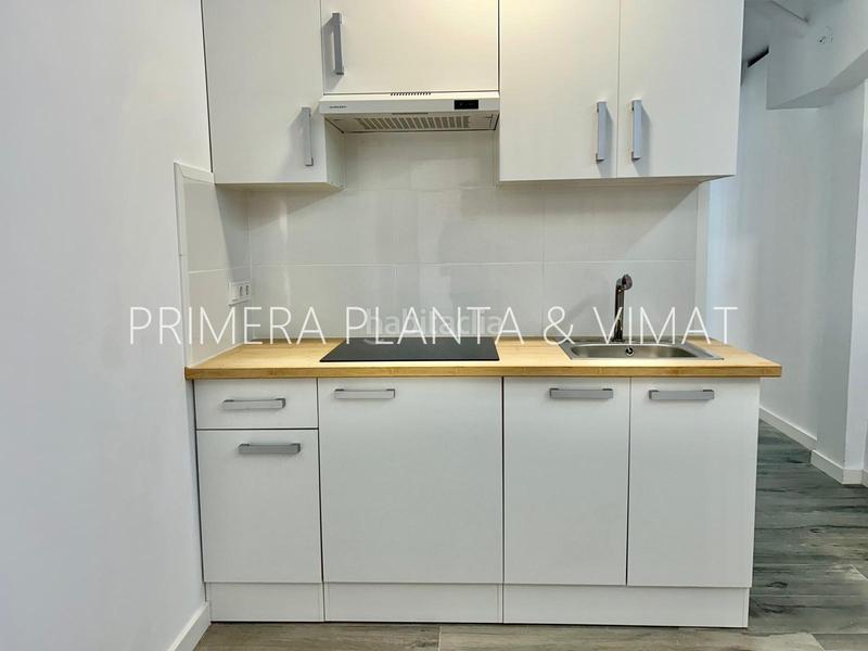 Foto 5da65b46-df5d-43c7-a598-fec94bef9ec4. Alquiler planta baja para vivir y trabajar !!! en Mataró