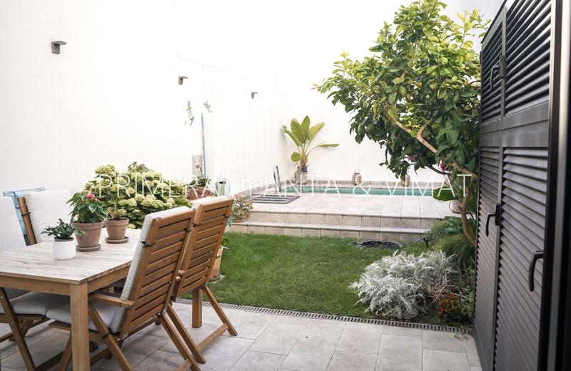 Foto 739d1453-17f6-41c4-bc86-09b32e7cee42. Casa con parcheggio piscina in Centre Mataró