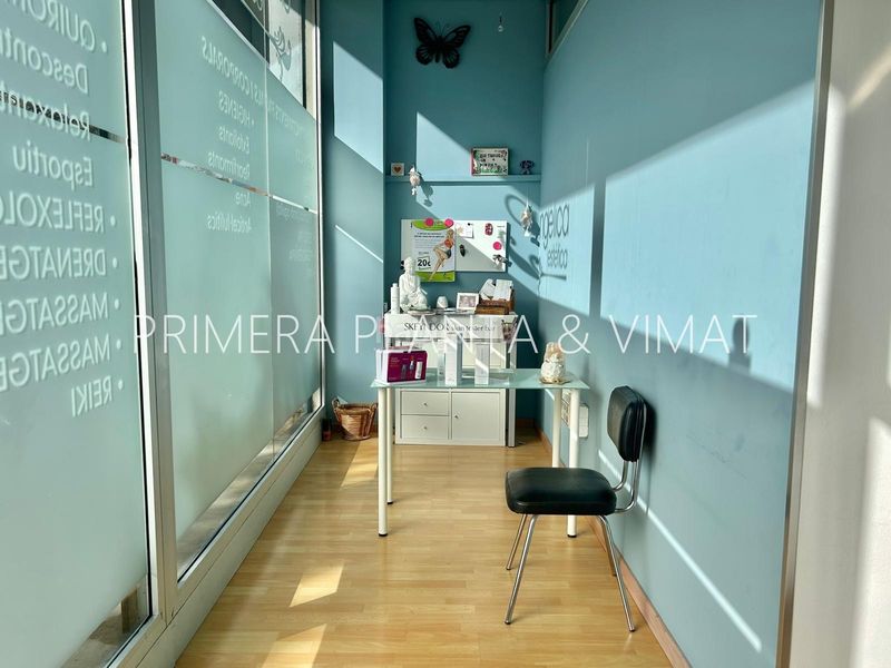 Foto 8c3ad998-5d4f-45cd-9b8b-8f348716ad8b. Local comercial esquinero y con mucha luz natural !!! en Mataró