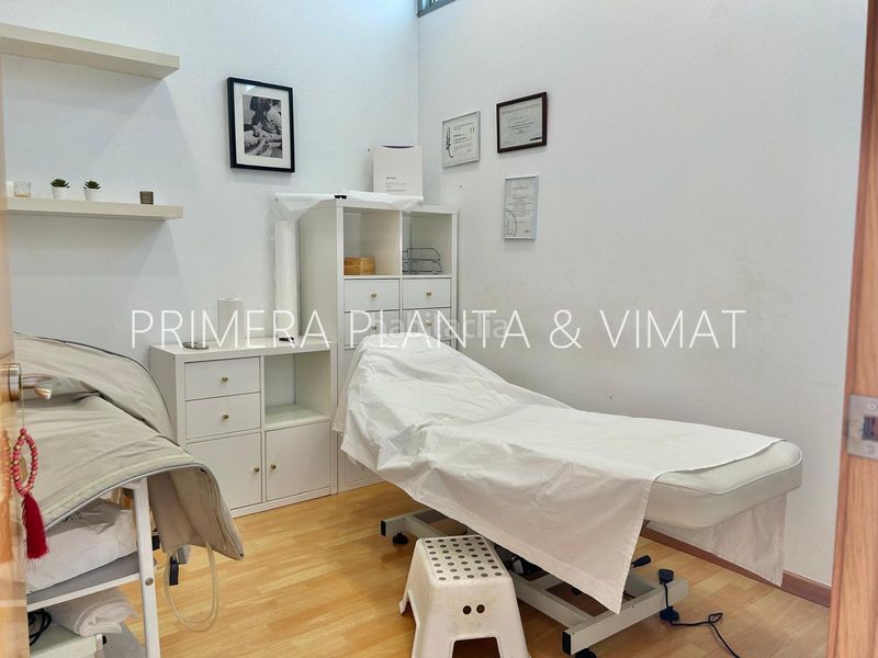 Foto afd874b5-9f90-4bc3-8368-0e6486d90968. Local comercial esquinero y con mucha luz natural !!! en Mataró