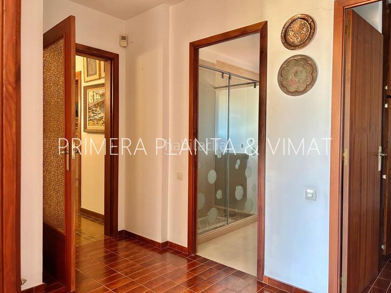 Foto 00ad0050-ab6f-40e8-acb0-f6d9e0fb16c4. Chalet con riscaldamento parcheggio piscina in Urbanitzacions Mataró