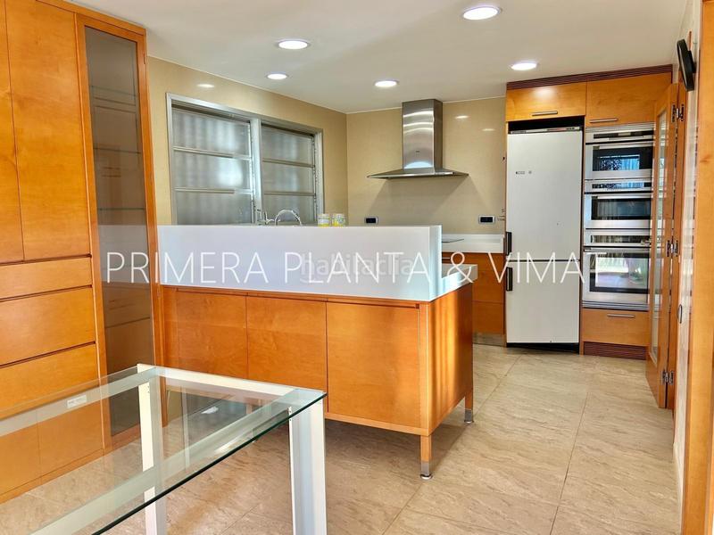 Foto 1ba43608-4ad0-4bbc-bf7c-9204368f1e55. Chalet con riscaldamento parcheggio piscina in Urbanitzacions Mataró