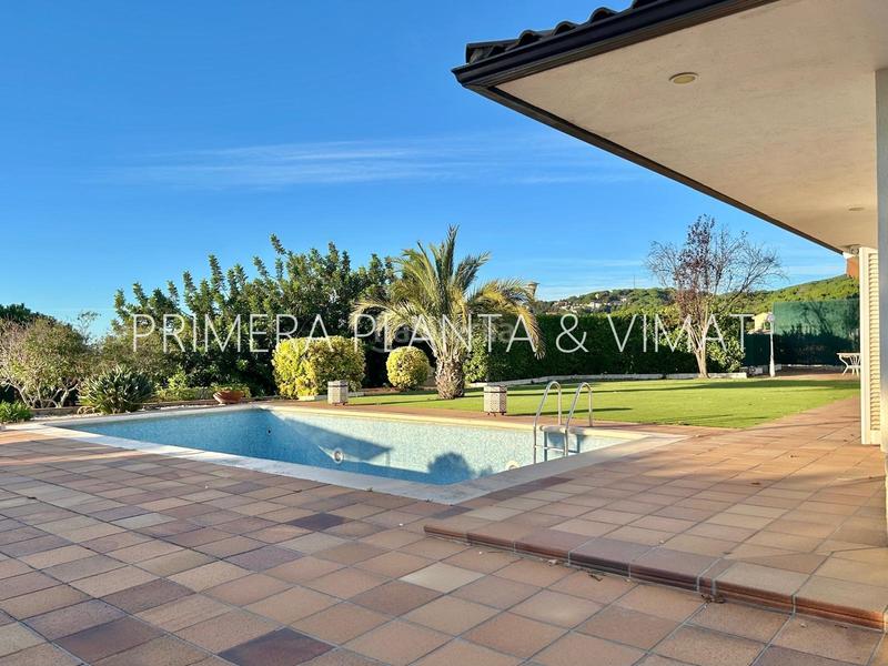 Foto 2aa2497e-b6a6-4cc5-b40a-0c7576280fde. Chalet con riscaldamento parcheggio piscina in Urbanitzacions Mataró