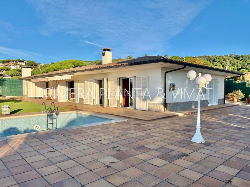 Foto 66aa4bd5-2988-43be-9071-f86f8fa9e0f4. Chalet con riscaldamento parcheggio piscina in Urbanitzacions Mataró