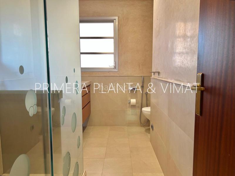 Foto e8b23fa4-3959-4fe0-8830-bb4328f40272. Chalet con riscaldamento parcheggio piscina in Urbanitzacions Mataró