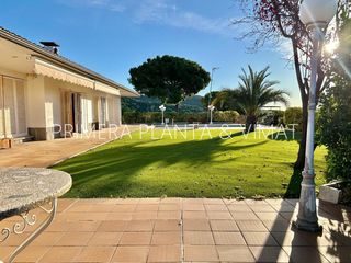 Chalet en Urbanitzacions. Con jardin y piscina propia !!!