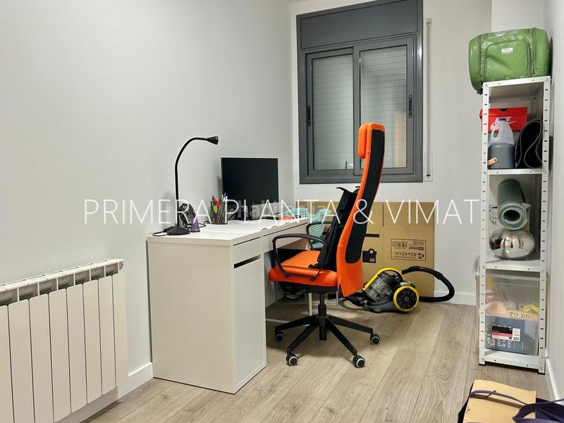 Foto 48d596d3-d393-4b57-b9eb-2b857f8de585. Flat with heating parking in Centre Mataró