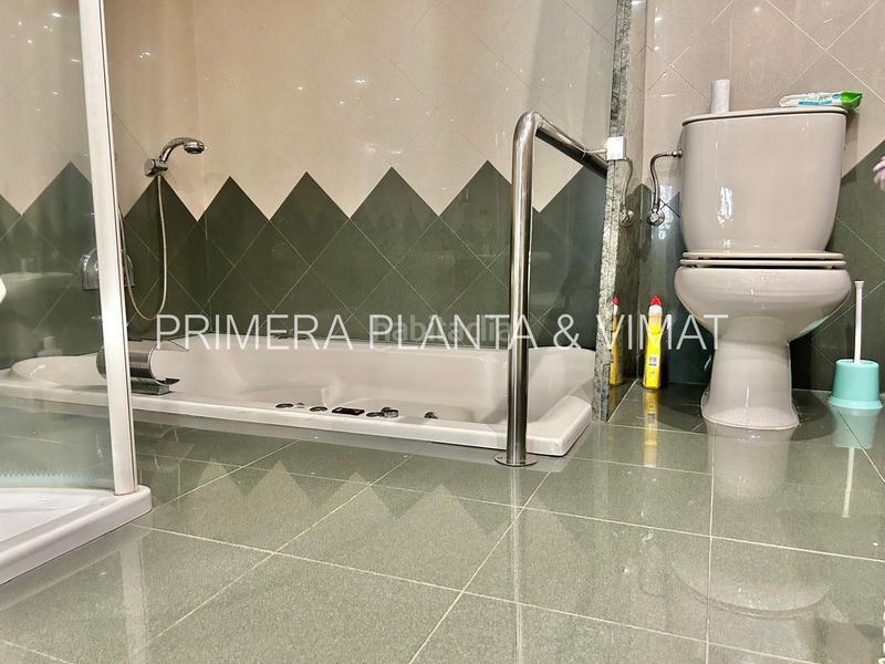 Foto 0a460bf4-2038-4bac-ab0d-9db4d99d6de5. Àtic amb calefacció aparcament a Centre Mataró