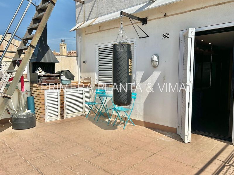 Foto 36e7f36f-fe1d-4292-a4f0-60f2b173daac. Àtic amb calefacció aparcament a Centre Mataró