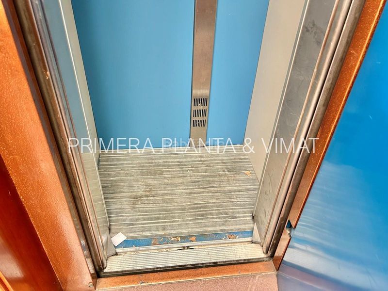 Foto 4a50c176-387f-4bf7-853a-7aad83dc8ed8. Àtic amb calefacció aparcament a Centre Mataró