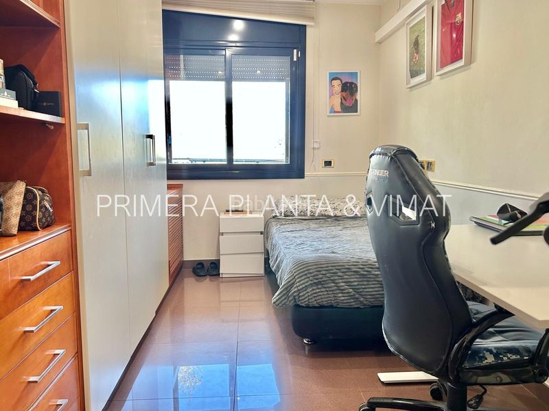 Foto 58091958-0463-4279-8955-6b6bd44e9f9c. Àtic amb calefacció aparcament a Centre Mataró