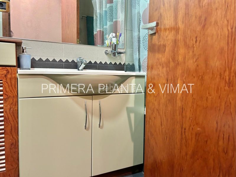 Foto 70ce06c7-3115-40e3-a0c8-60aab7976499. Àtic amb calefacció aparcament a Centre Mataró