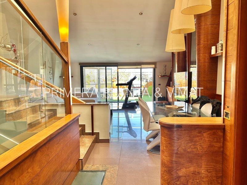 Foto 7c0249a7-b3a2-4661-9e73-396a5ee9d101. Àtic amb calefacció aparcament a Centre Mataró