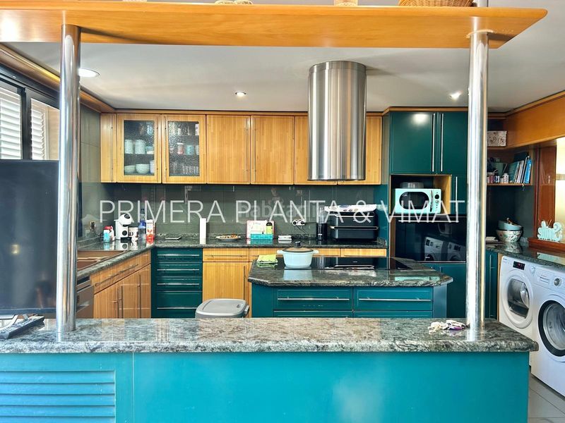 Foto 87e29c4a-e4db-4af4-ba97-6928f90f806a. Àtic amb calefacció aparcament a Centre Mataró