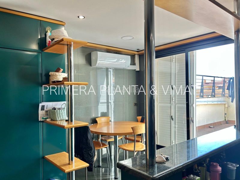 Foto 9cafa79d-244f-4ad0-b3e9-ec6fb5c4b901. Àtic amb calefacció aparcament a Centre Mataró