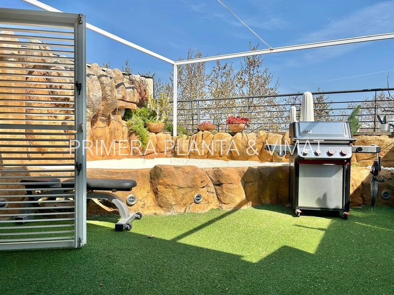 Foto a47aa5ca-dd7e-4eea-aacd-11cc1b6484ee. Àtic amb calefacció aparcament a Centre Mataró