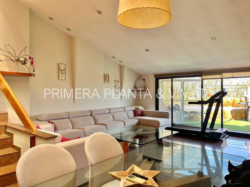 Foto ad74ced1-e0db-40da-a1cc-2ed7419c3b12. Àtic amb calefacció aparcament a Centre Mataró