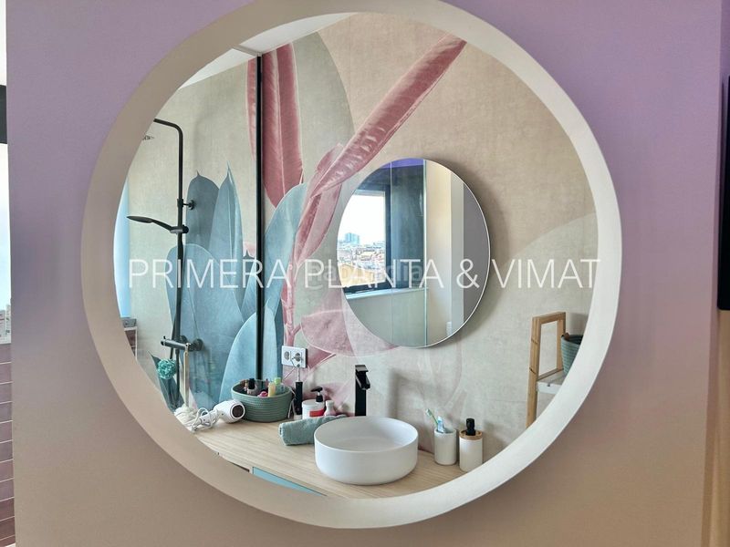 Foto b79728dc-e4b2-459b-8c80-01a6f1faf15f. Àtic amb calefacció aparcament a Centre Mataró