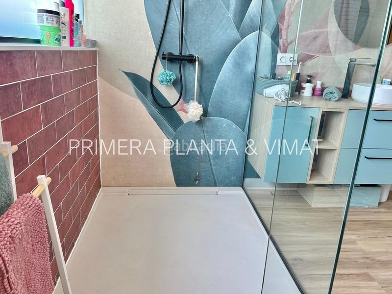 Foto d8bd1c0f-d46c-4a97-9f9f-33bf0feffbe7. Àtic amb calefacció aparcament a Centre Mataró