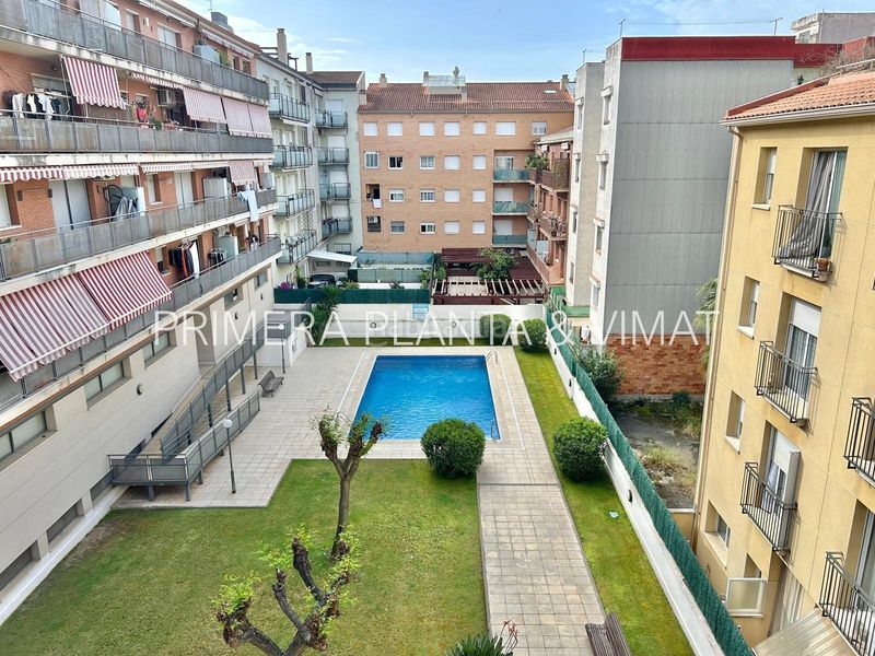 Foto ebb922dd-279d-49f8-92fd-92dc72343373. Àtic amb calefacció piscina a Calella