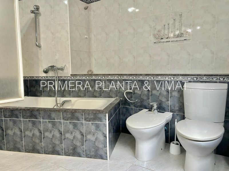 Foto 1f560d78-e5fa-44a5-8808-66de50dd1525. Location triplex avec parking dans Centre Mataró