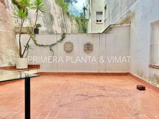 Planta baixa a Canet de Mar. Con terraza, parking y trastero!