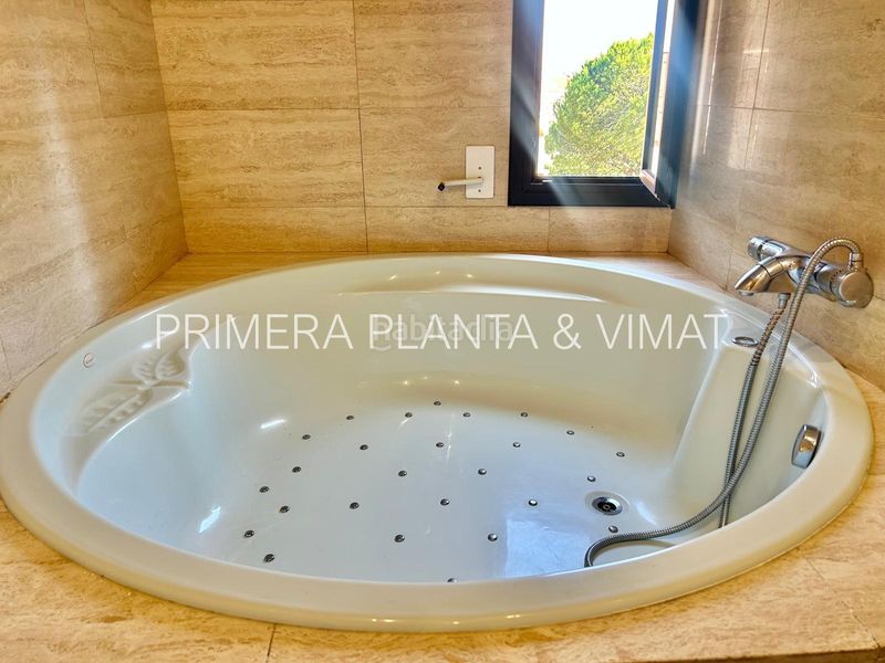 Foto 131b0e73-61ad-46a4-9be1-0457e4bf067e. Casa amb calefacció aparcament piscina a Vista Alegre Mataró